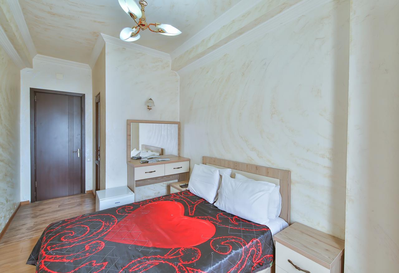 Royal Hotel Батуми Екстериор снимка