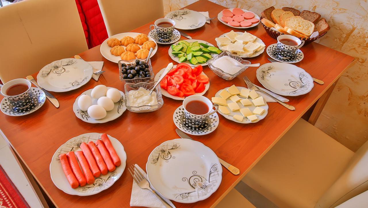 Royal Hotel Батуми Екстериор снимка